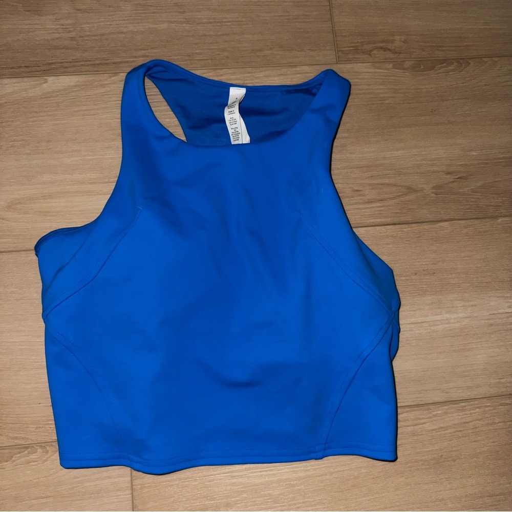 Lululemon poolside wunder cropped halter
Tanktop - Size 8